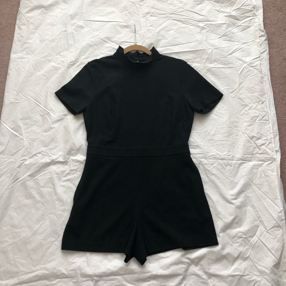 Club Monaco romper. Drop back with pockets. Size 8